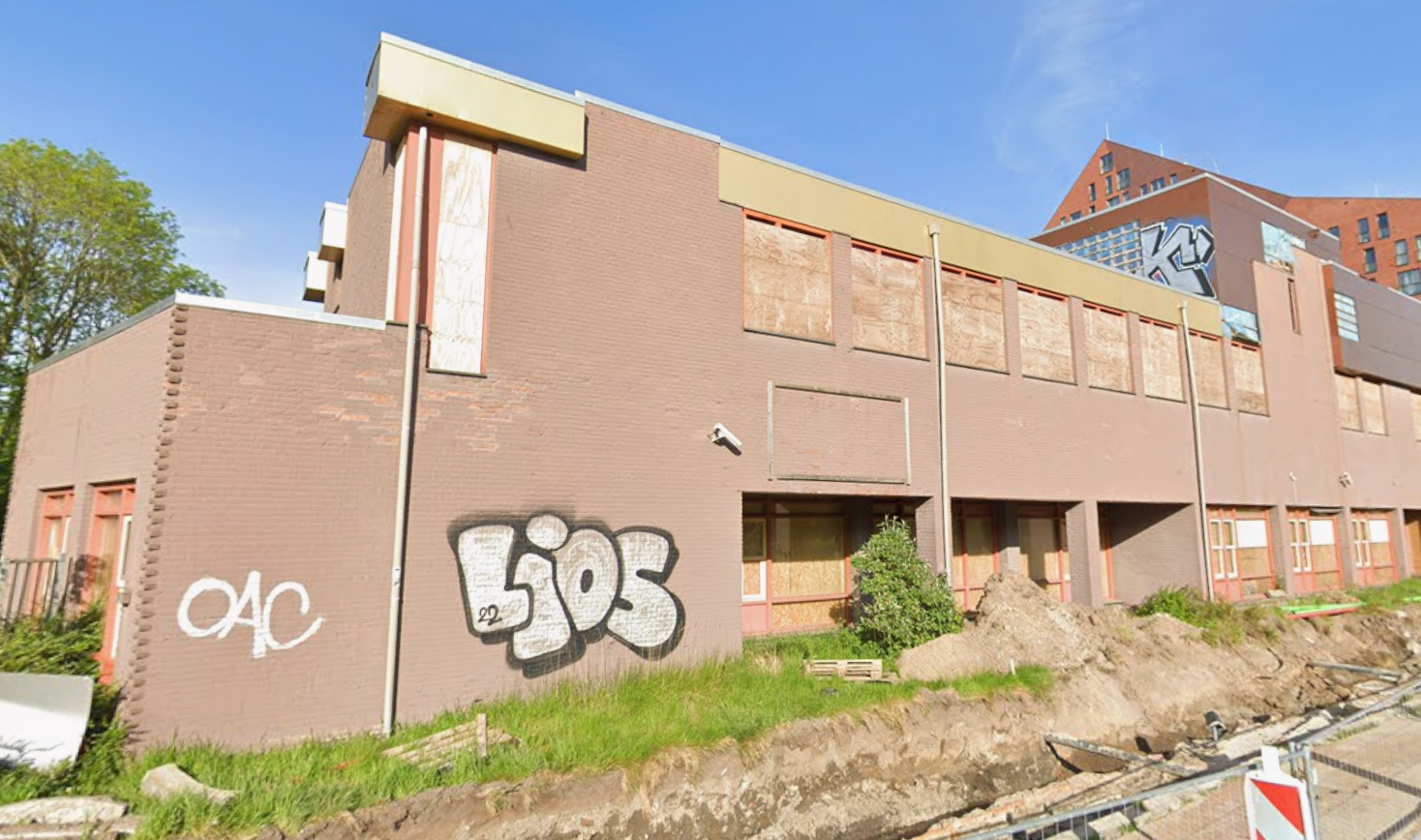 Stadspartij wil snelle sloop van rotte kies aan Friesestraatweg: “Buurt mag niet de dupe zijn van tr