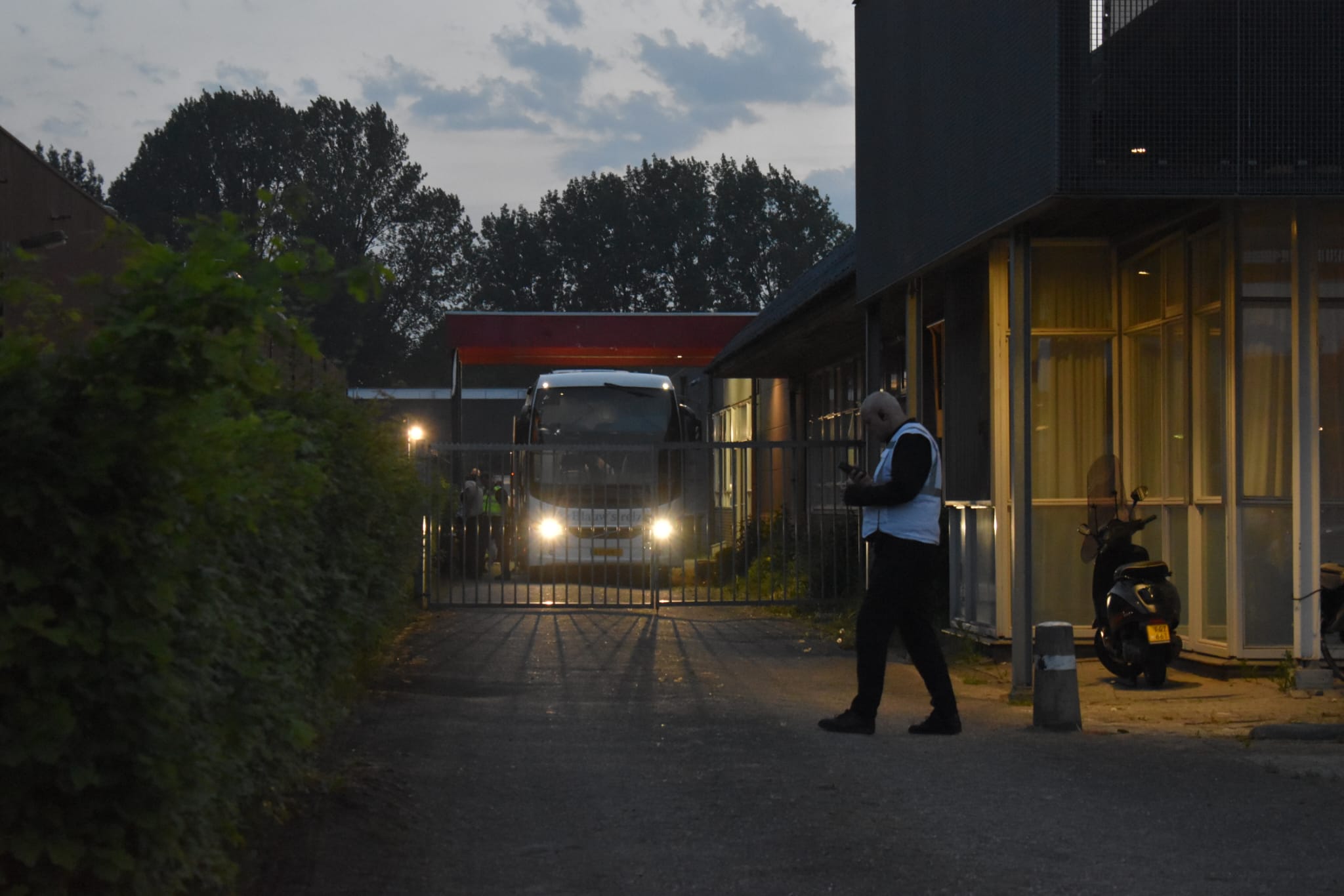 Gemeente wil met noodopvang HanzePlaza tijd kopen voor structurele oplossing: “Daar hoop ik op”