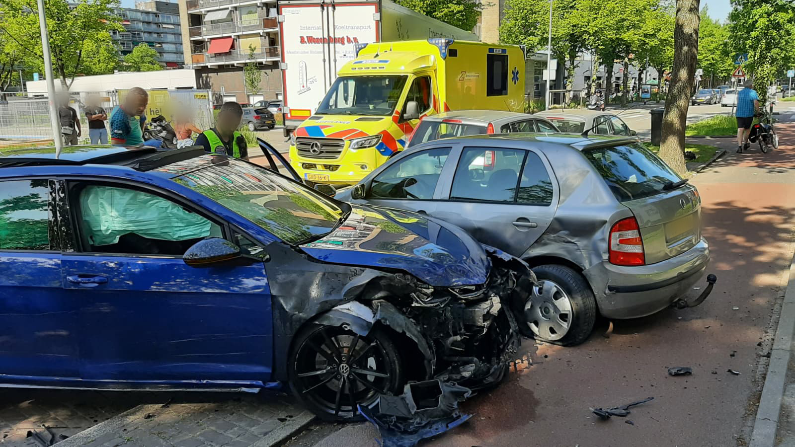 Zes auto’s betrokken bij forse botsing in Selwerd