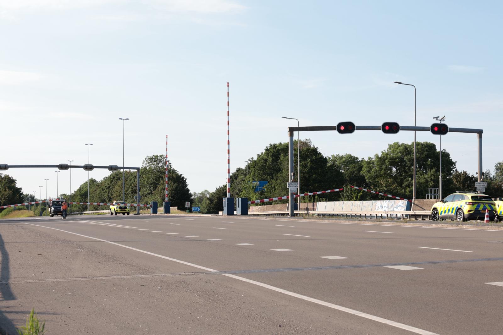 Storing in slagbomen Driebondsbrug