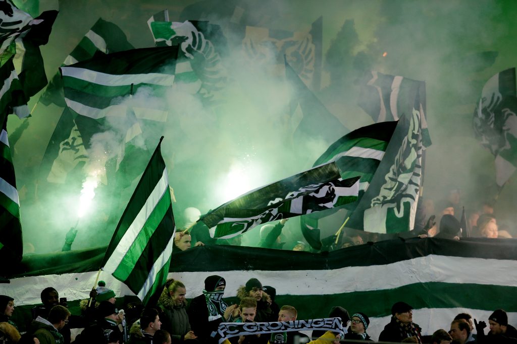 Scheidsrechter Richard Martens fluit laatste competitiewedstrijd FC Groningen