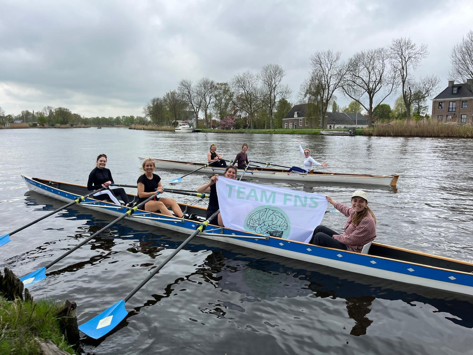 Gyas Dames Dispuut “ZOT” roeit Elfstedentocht voor Stichting FNS