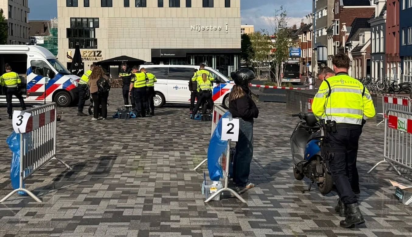 Zestig bekeuringen, twee inbeslagnames en één aanhouding tijdens verkeerscontrole Damsterplein