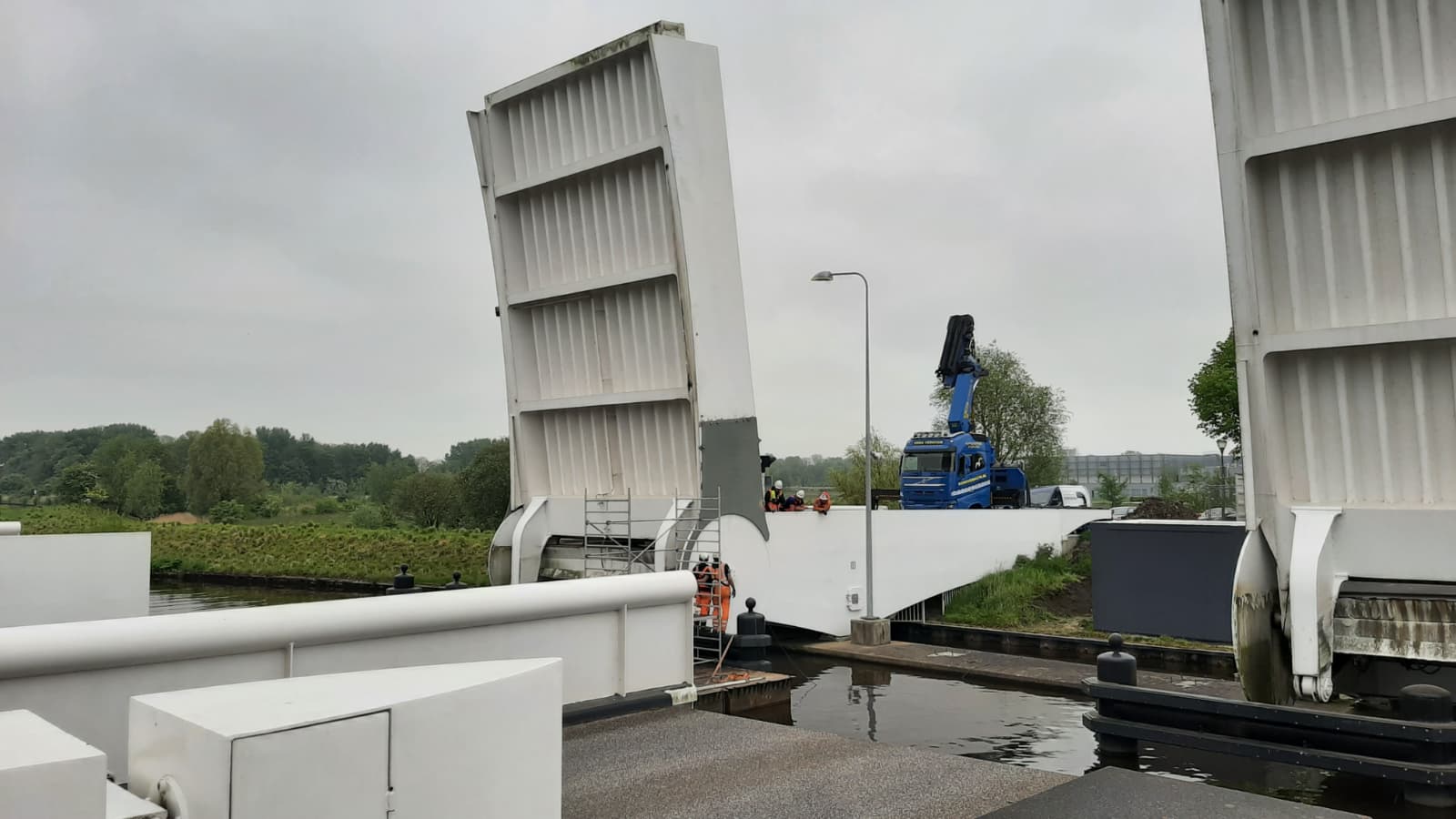 Onderhoud aan Zernikebrug duurt langer dan gepland