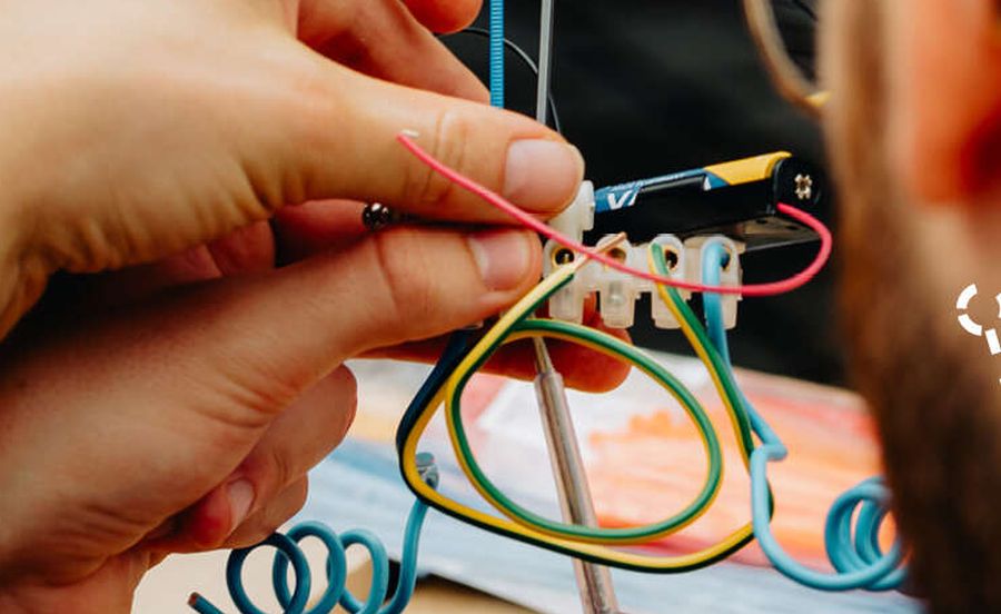 Kijken, maken en repareren met uitvinders, kunstenaars en ontwerpers in Forum