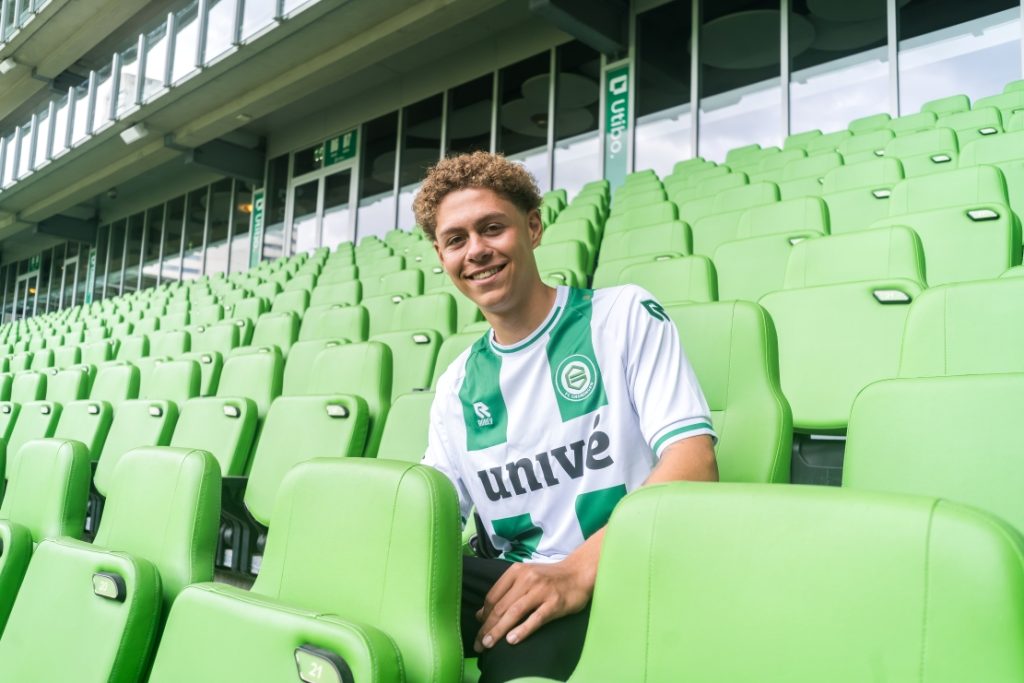 FC Groningen legt centrumspits Kaid Becker voor drie jaar vast