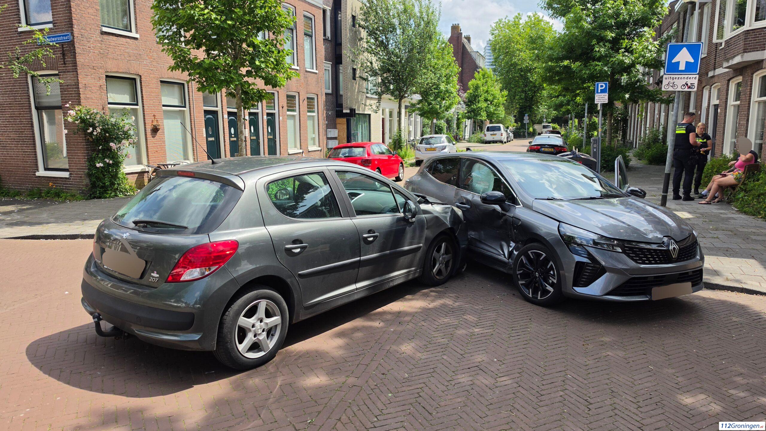 Flinke botsing op kruising Mauritsstraat