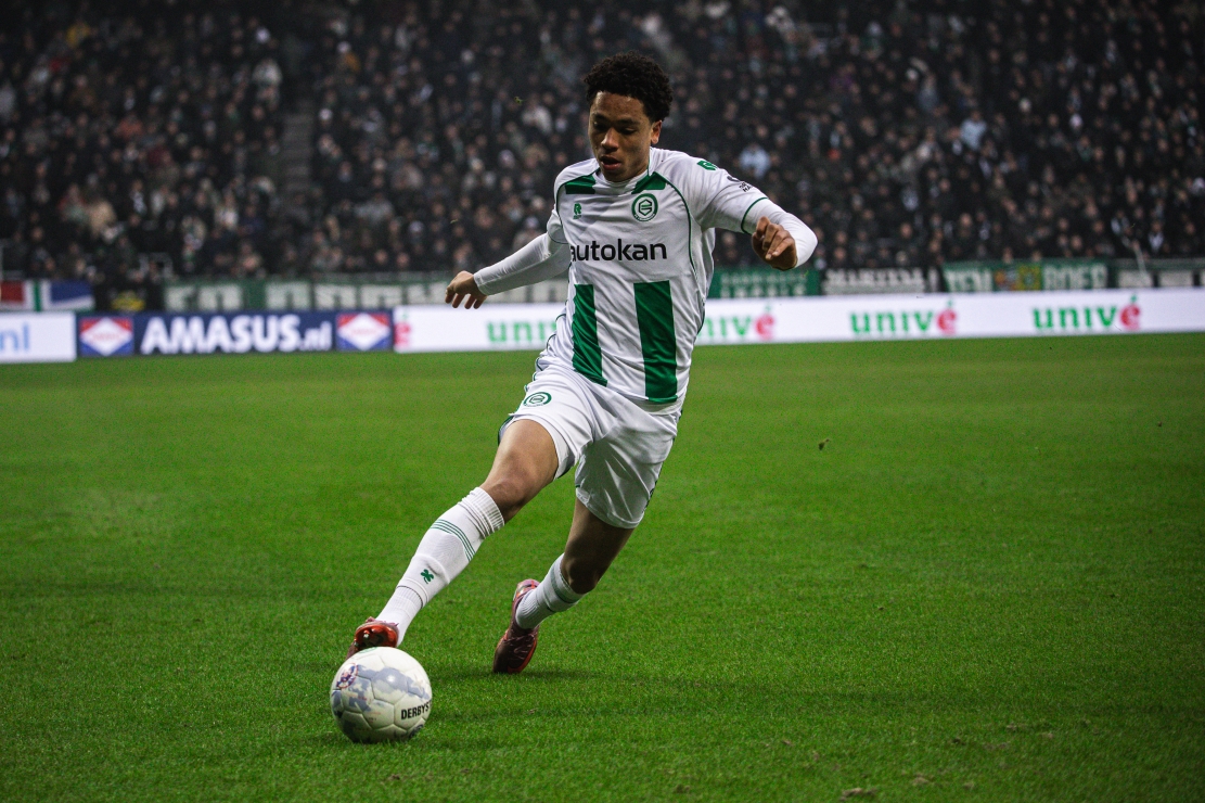 Travis Hernes tekent contract voor vier jaar bij FC Groningen