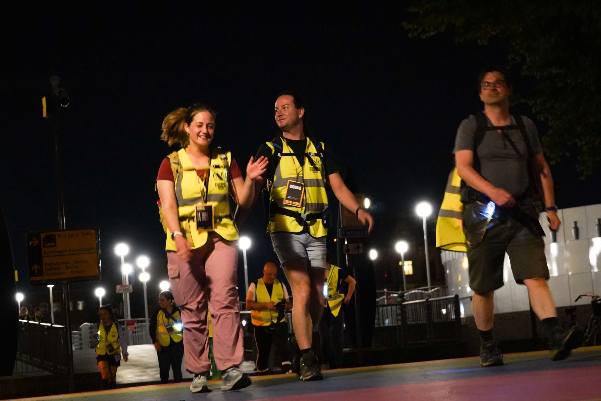 40 kilometer door de Groningse nacht voor vluchtelingen: “In het donker ervaar je een klein beetje w