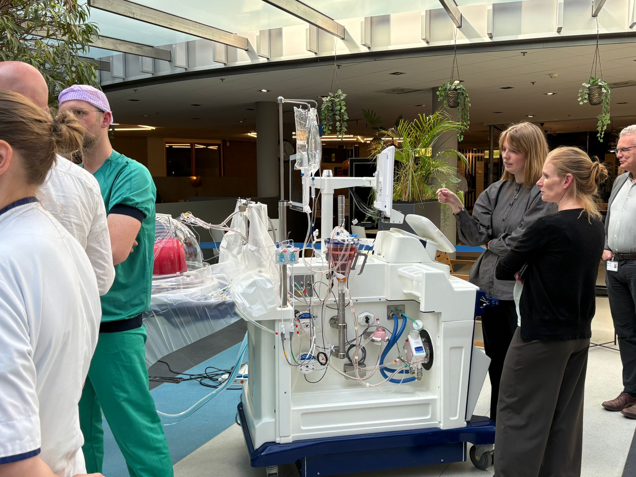 UMCG presenteert plannen voor transplantatie-expertcentrum: “Duitse donororganen voor reparatie naar