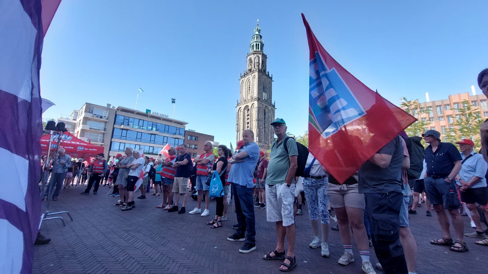 FNV-demonstratie op Grote Markt tegen overheidsbezuinigingen