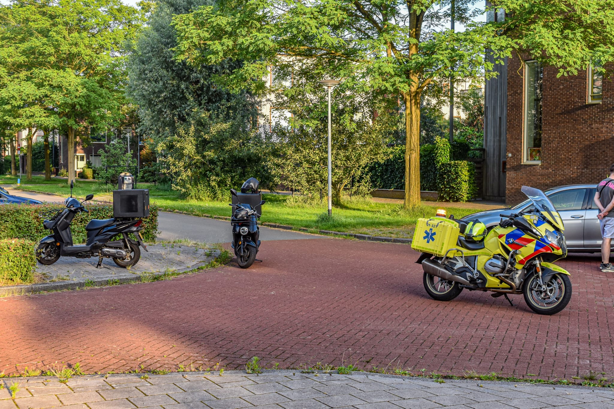 Scooterrijder gewond bij aanrijding Pasteurlaan