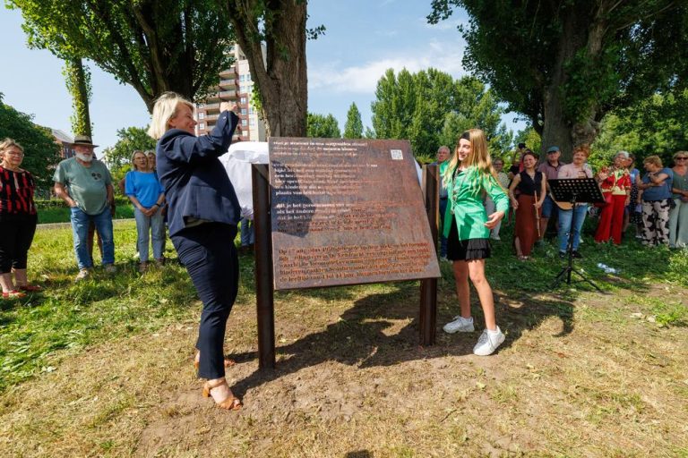 Nassauschool en SKSG Paleis adopteren monument voor zes overleden kinderen