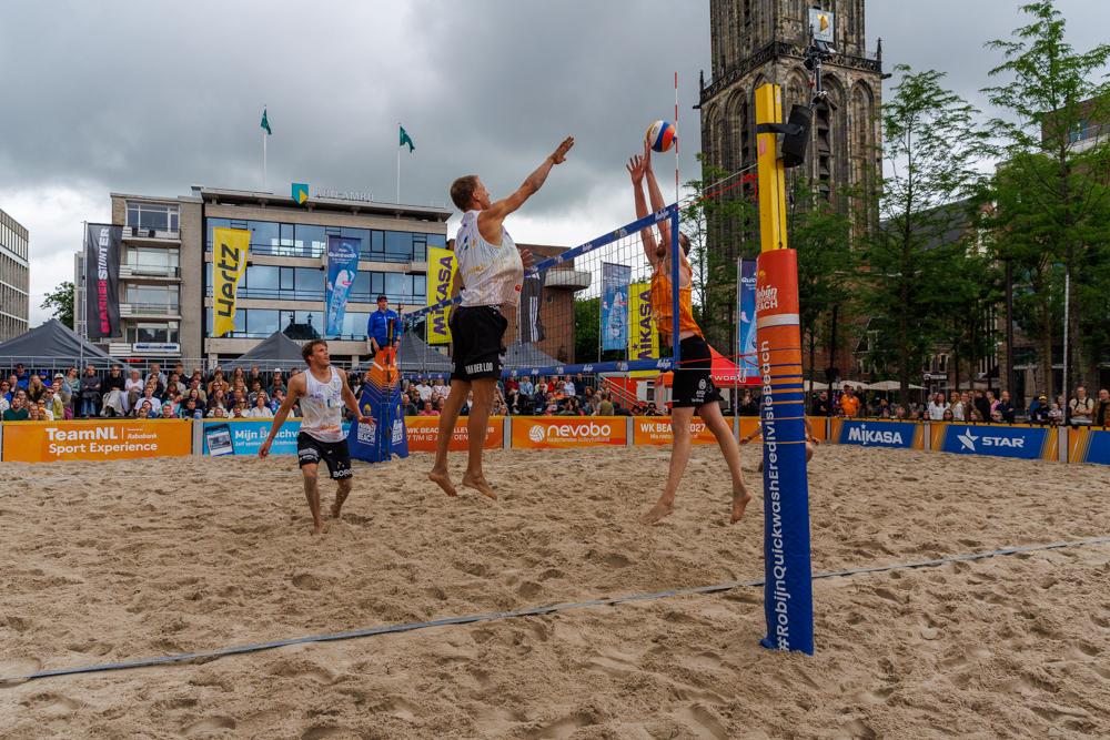 Eredivisie Beach na vijf jaar terug op Grote Markt: titels voor Van der Loo/Sengers en Piersma/Davis