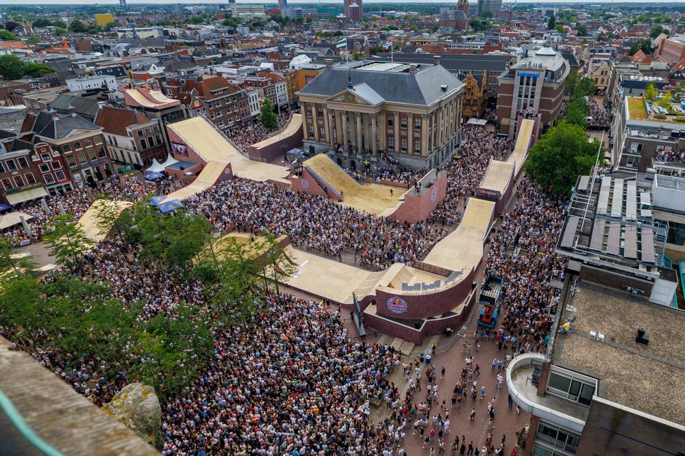 Organisatie enthousiast na Red Bull District Ride met 20.000 bezoekers: “Riders vonden dit het vetst