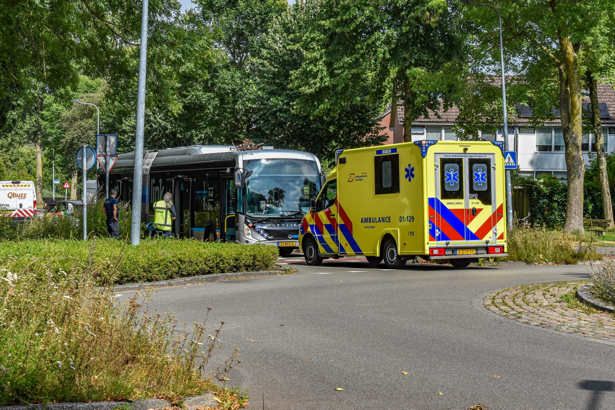 Fietser gewond na botsing met lijnbus in Lewenborg