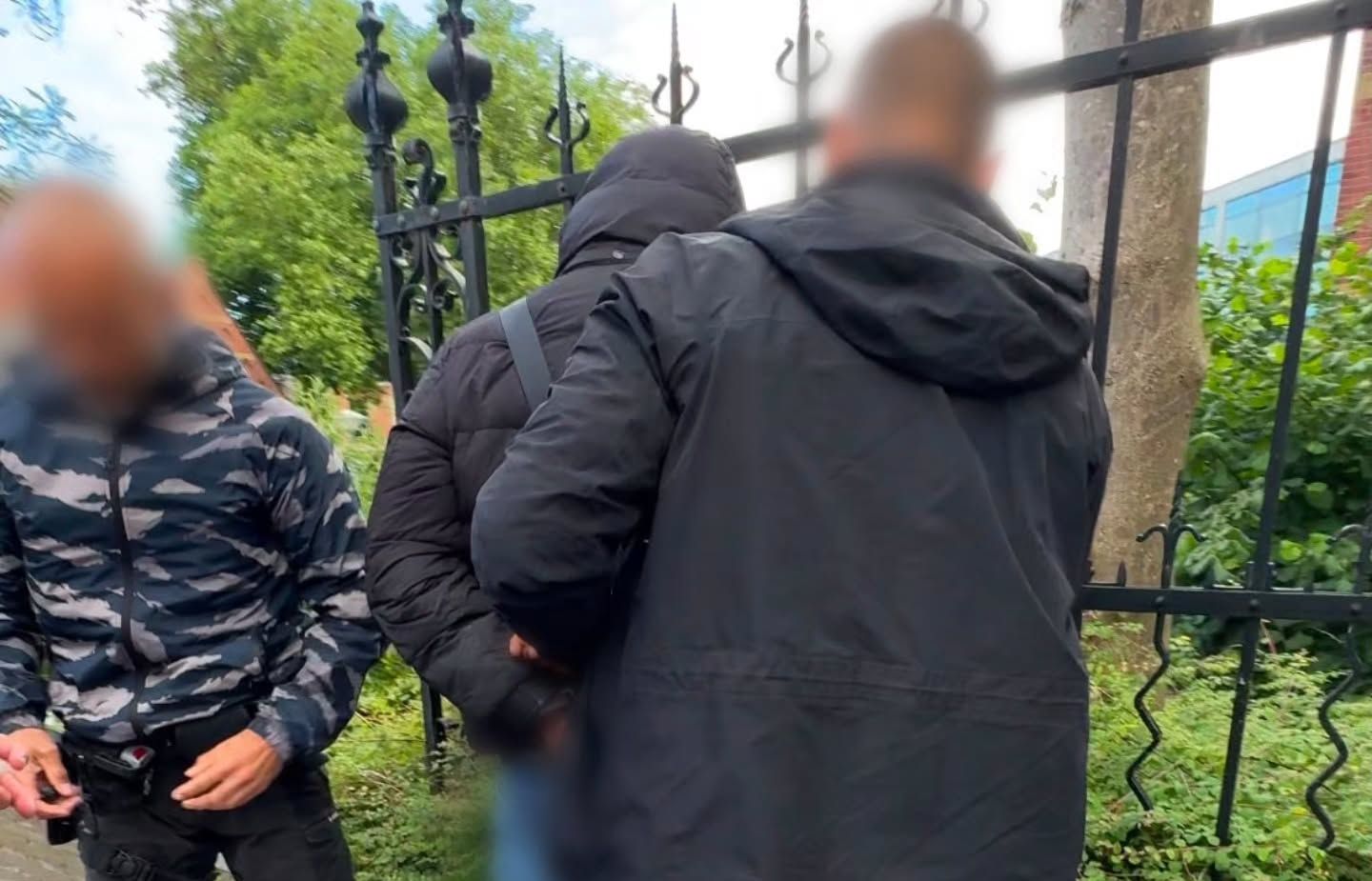 Arrestatieteam houdt twee Stadjers aan in Schildersbuurt na melding over vuurwapen en vindt flinke h
