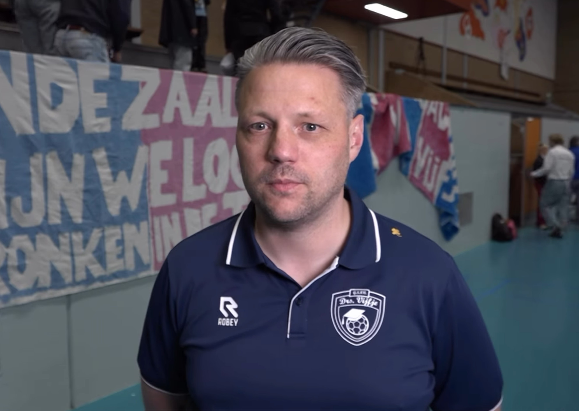Sven van Dam jaar langer trainer Drs. Vijfje: ‘Play-offs halen’
