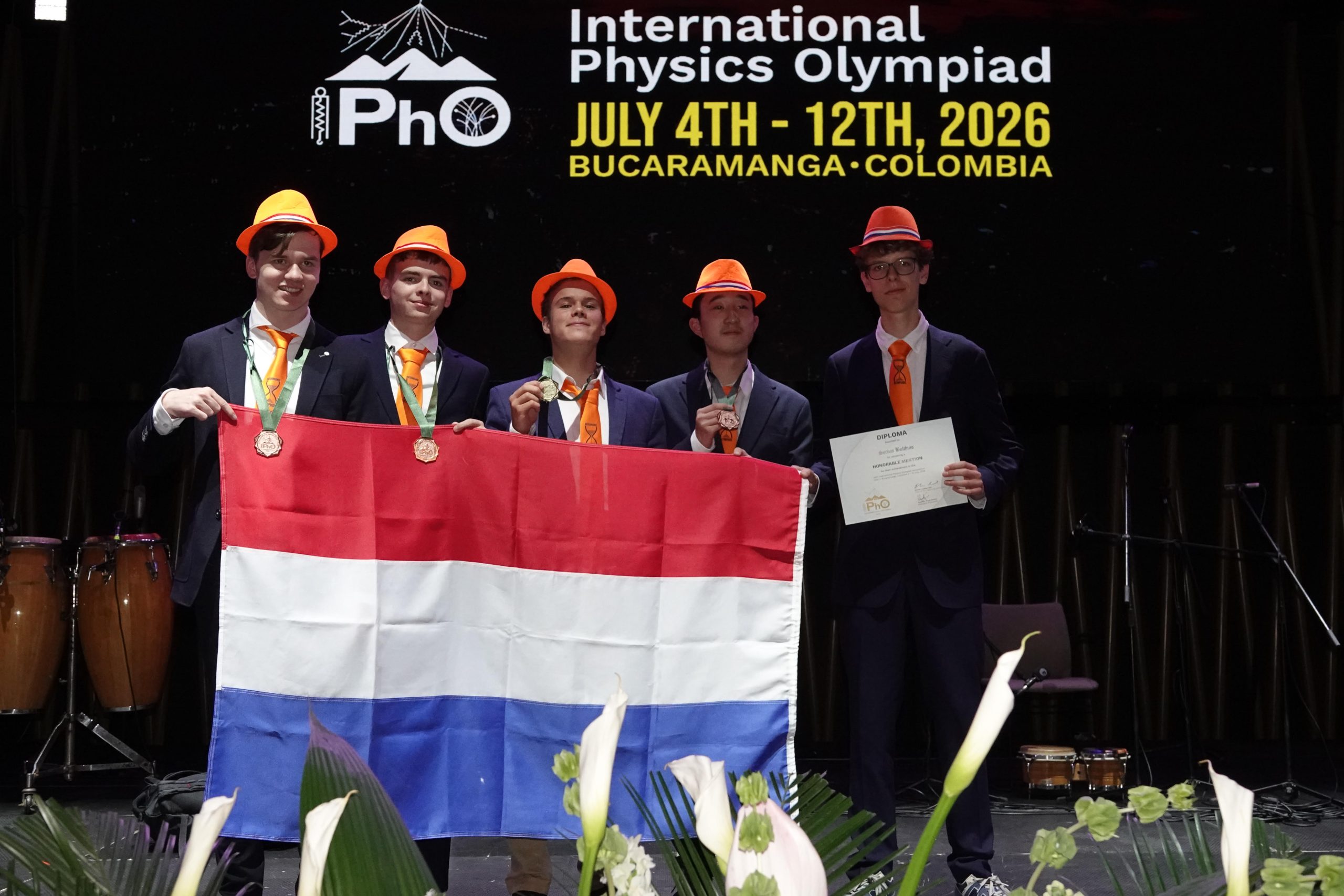 WLG-scholier Servas Bulthuis succesvol met Nederlands team op Natuurkunde Olympiade in Colombia