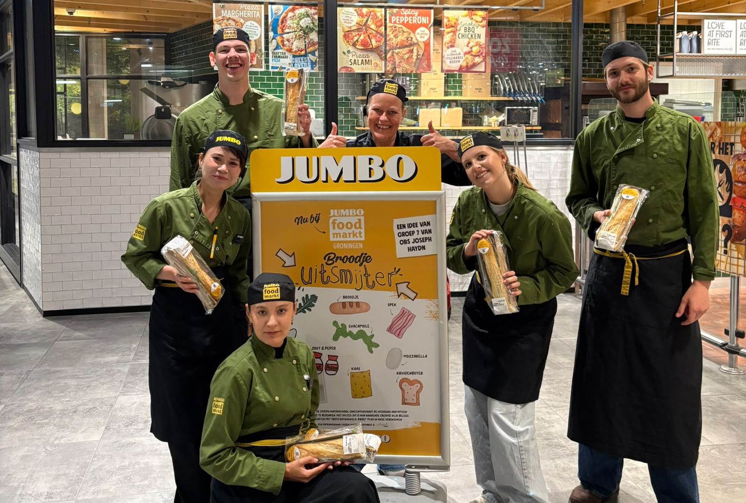 Dit broodje, bedacht door leerlingen van de Haydnschool, ligt sinds deze week in de supermarkt