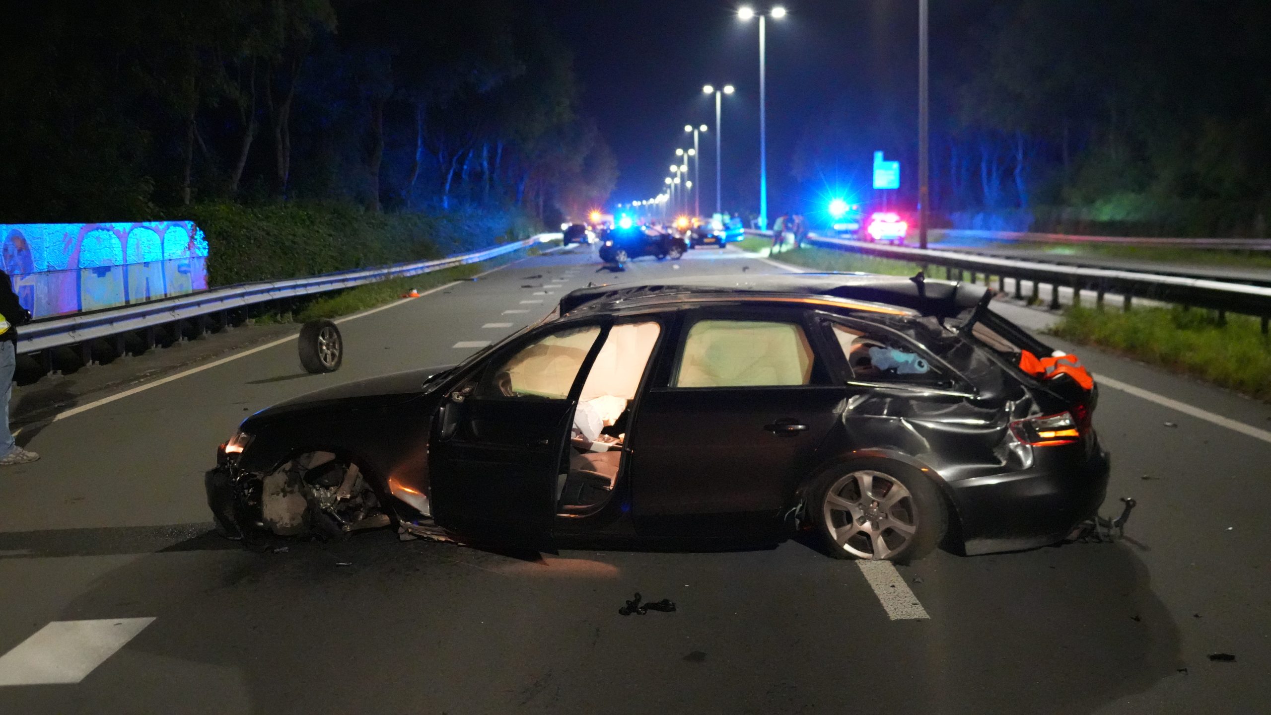 Twee auto’s zwaarbeschadigd bij ongeluk op Ring Noord, één gewonde