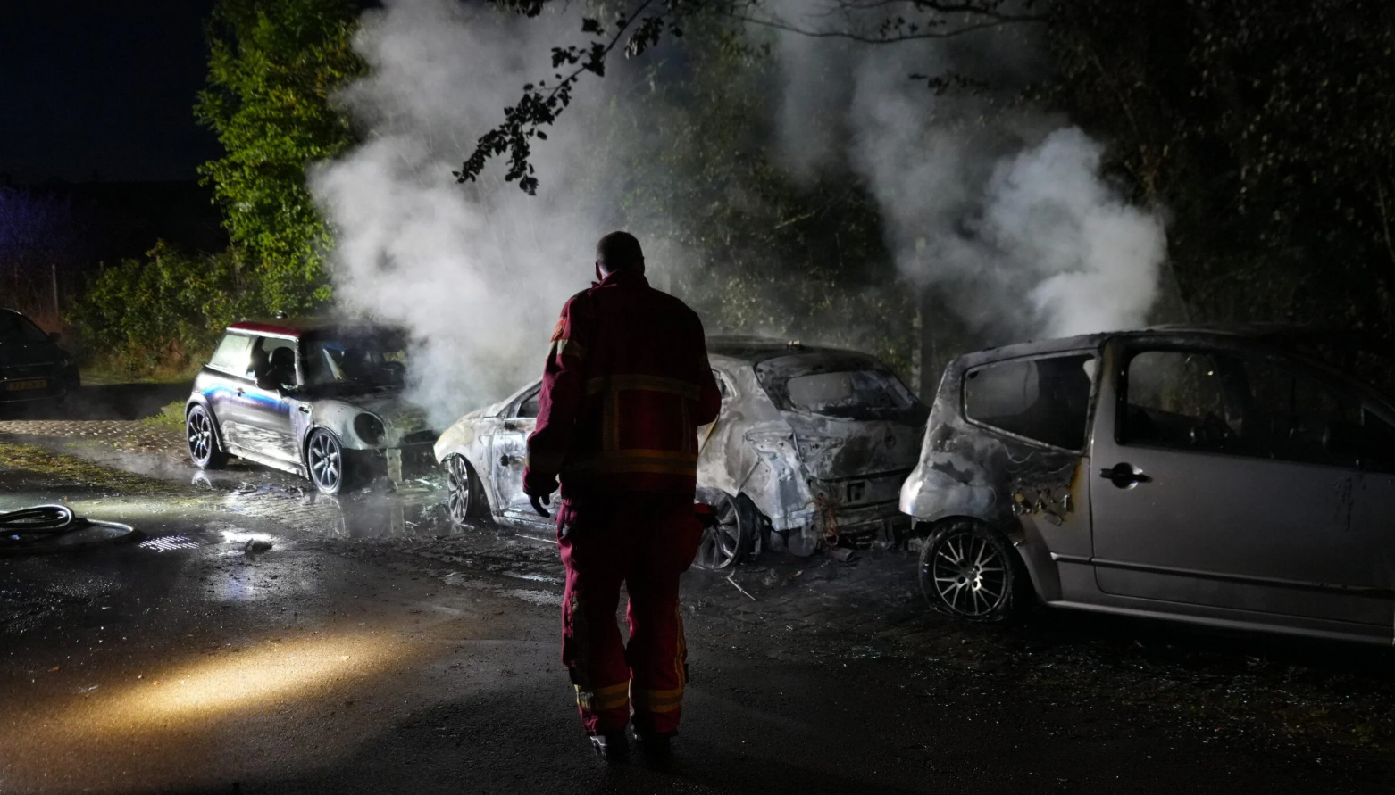 Auto uitgebrand op Ulgersmaweg