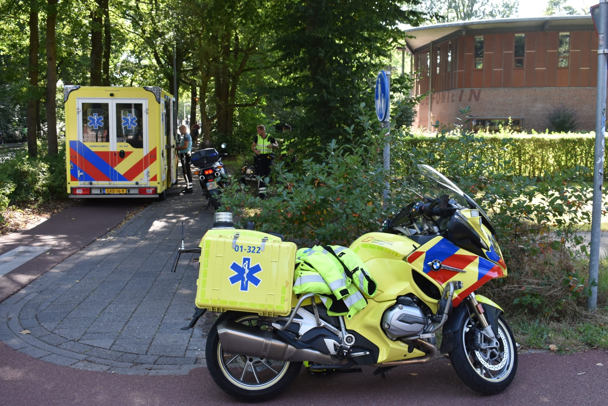 Motorrijder gewond bij verkeersongeluk op Eikenlaan