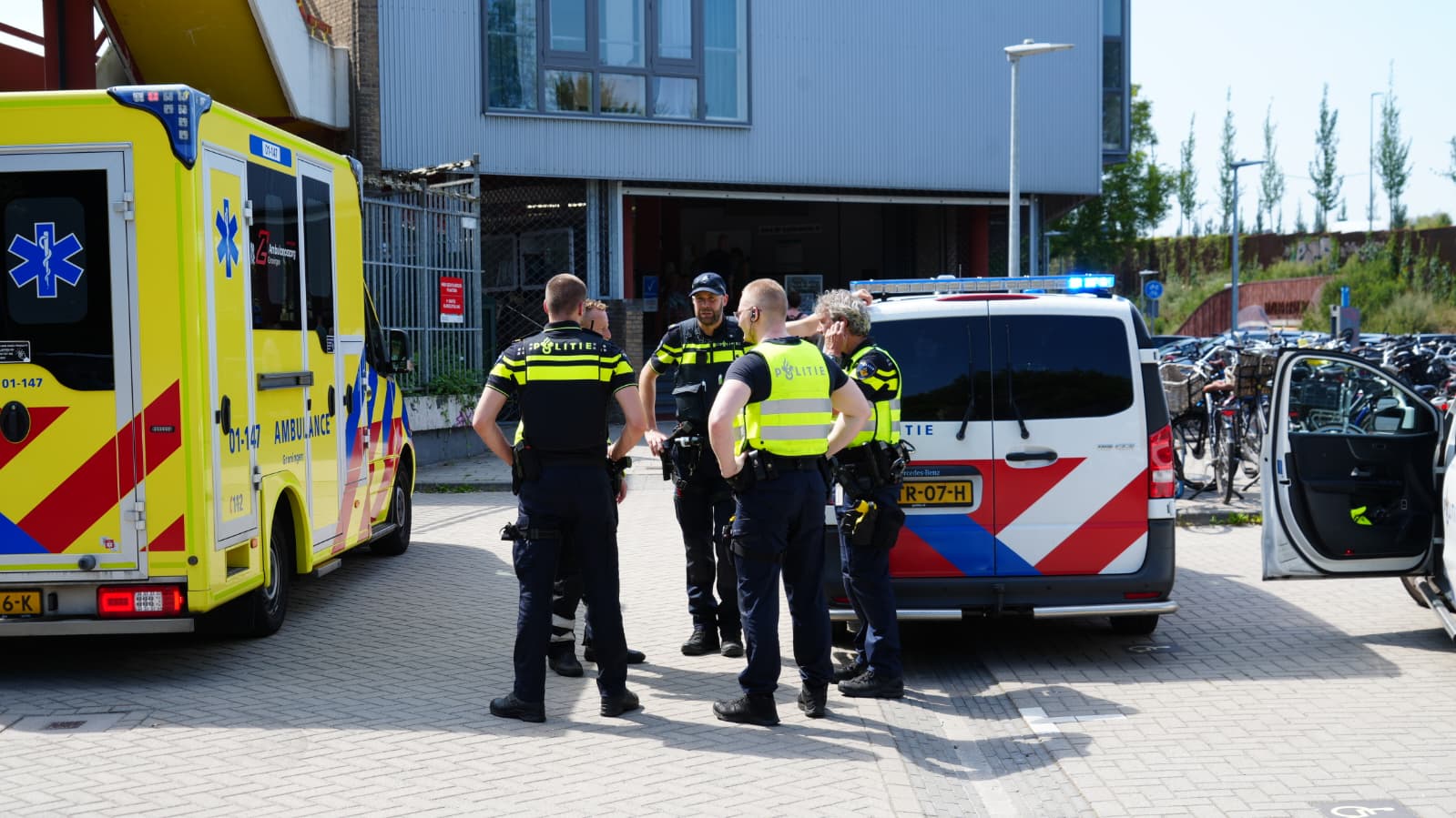 Man raakt gewond bij incident in zwembad De Papiermolen