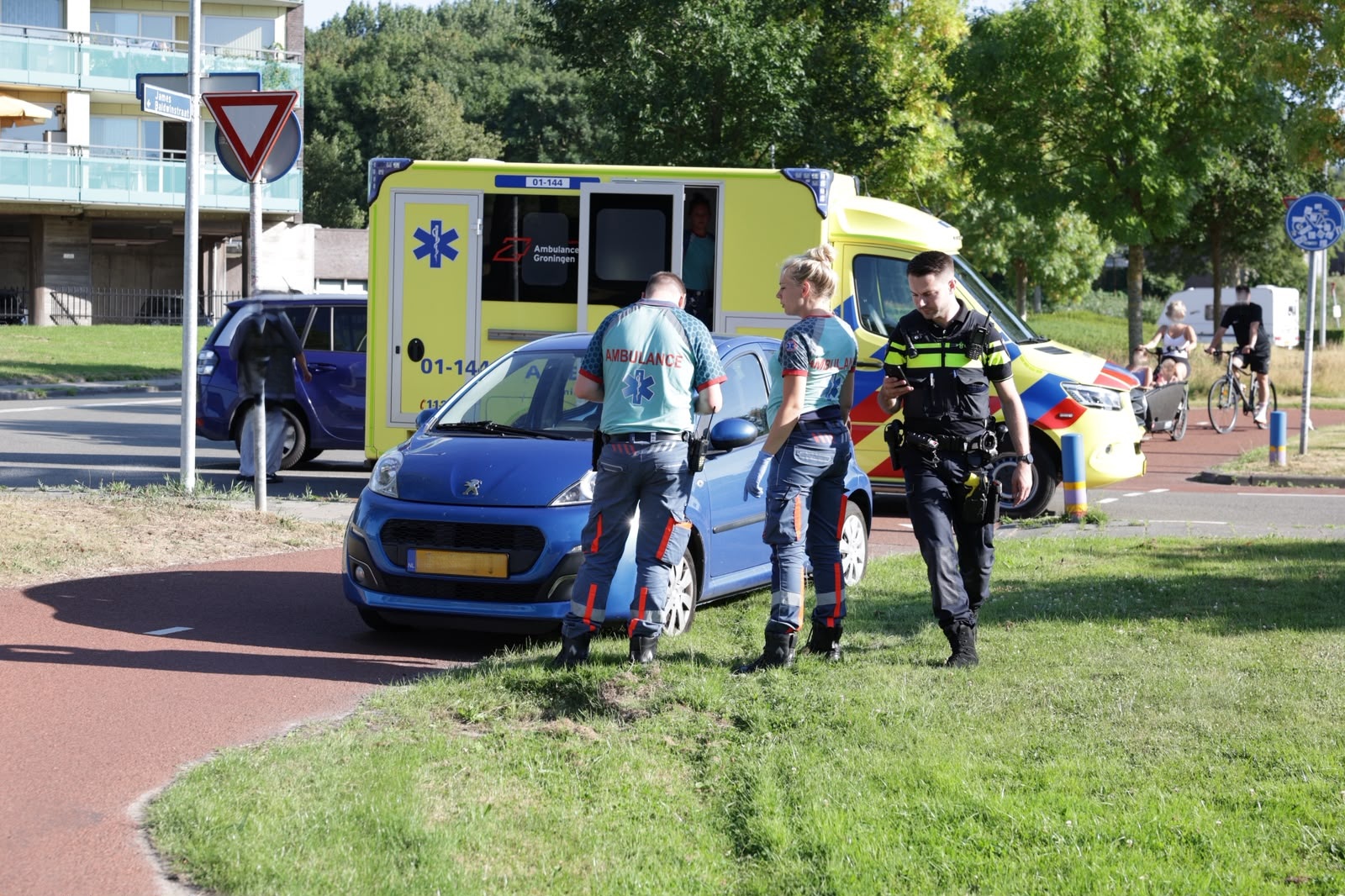 Fietser gewond bij verkeersongeluk Leegeweg
