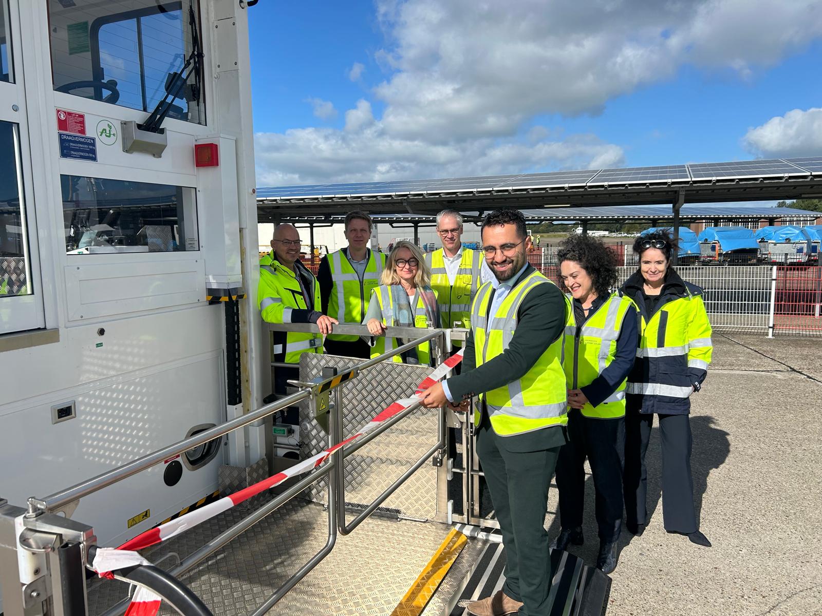 Groningen Airport Eelde neemt ambulift in gebruik