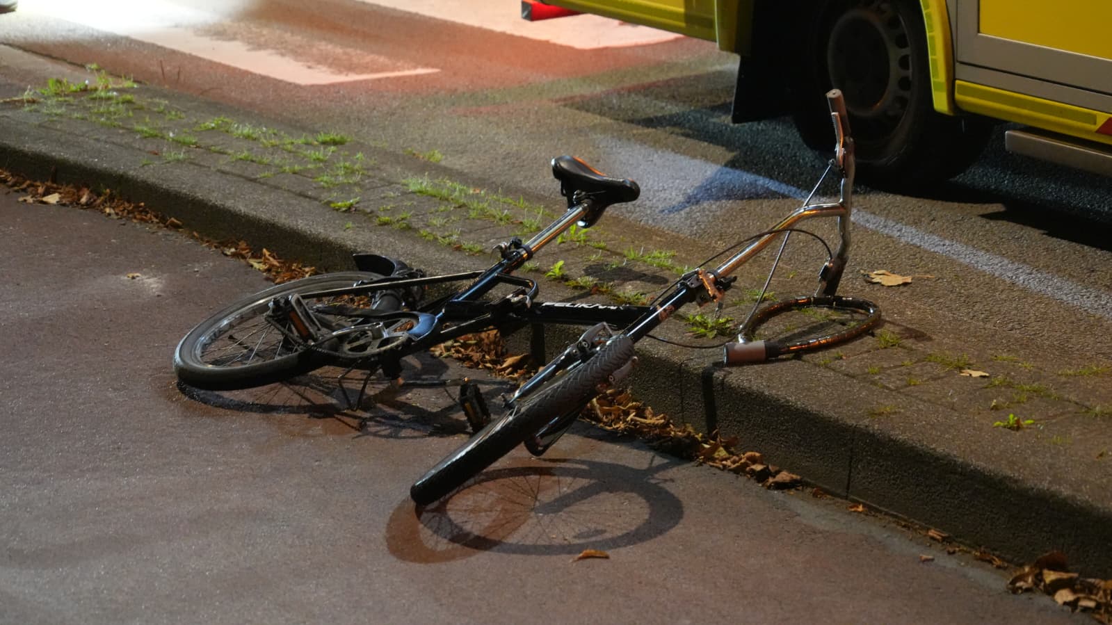 Fietser gewond bij botsing op rotonde Siersteenlaan/Diamantlaan