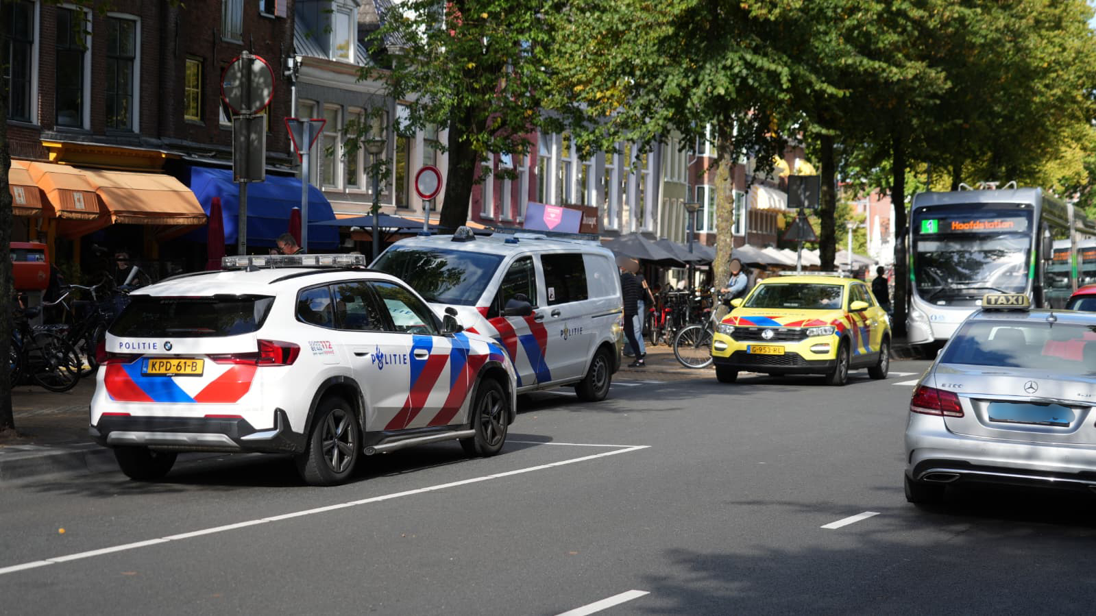 Voetganger gewond na botsing met scooter op Gedempte Zuiderdiep