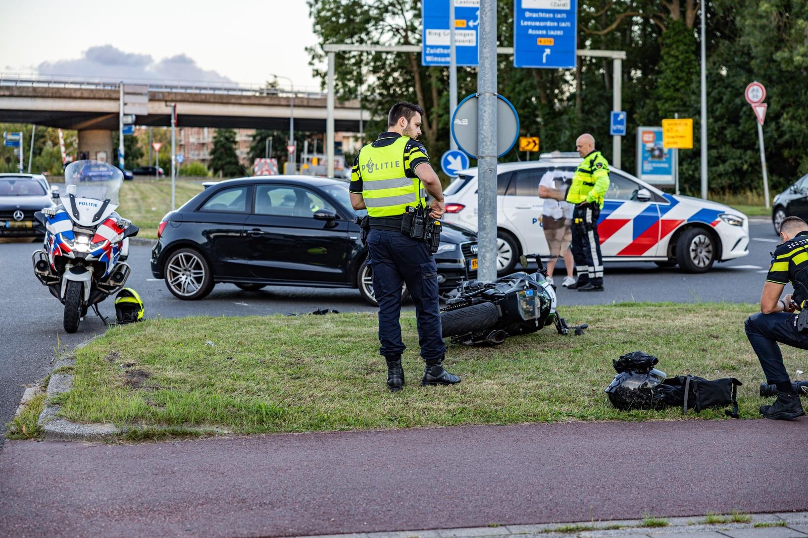 Motorrijder gewond bij verkeersongeluk Hoendiep