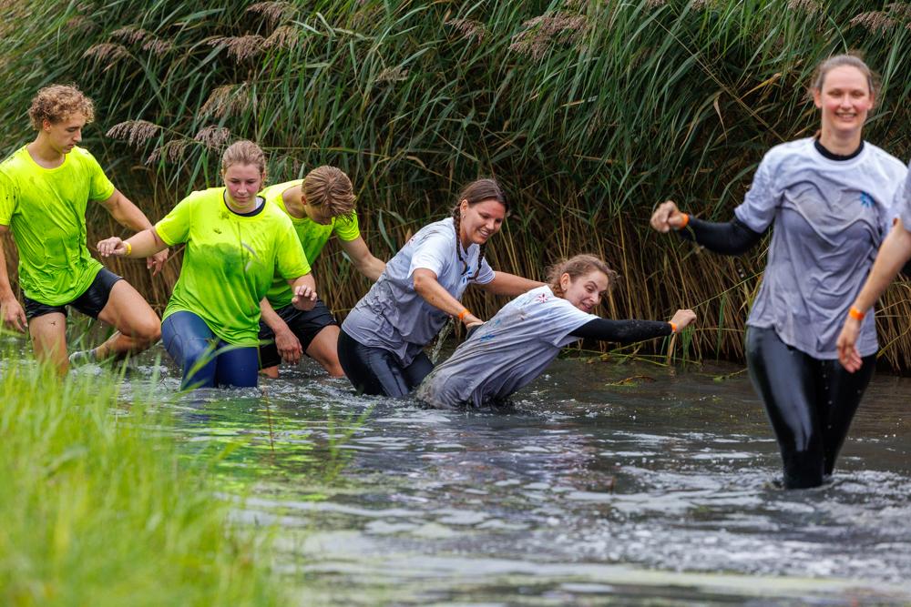 Modder, schuim en ruim 2.200 deelnemers: twaalfde KardingeRun groot succes (foto’s)