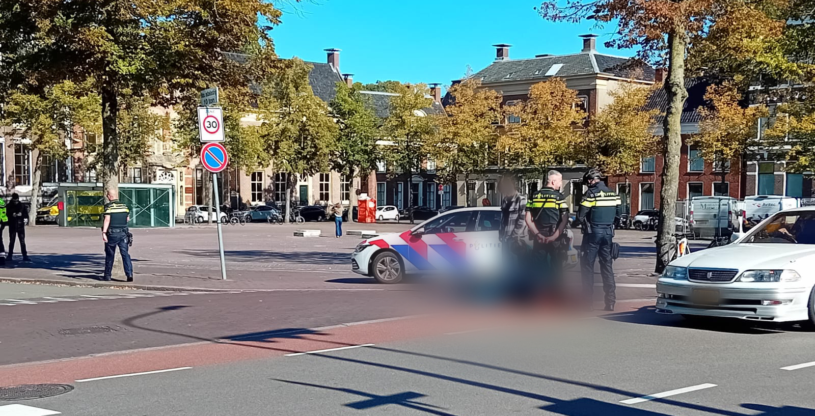 Wielrenner gewond door aanrijding op Lopende Diep