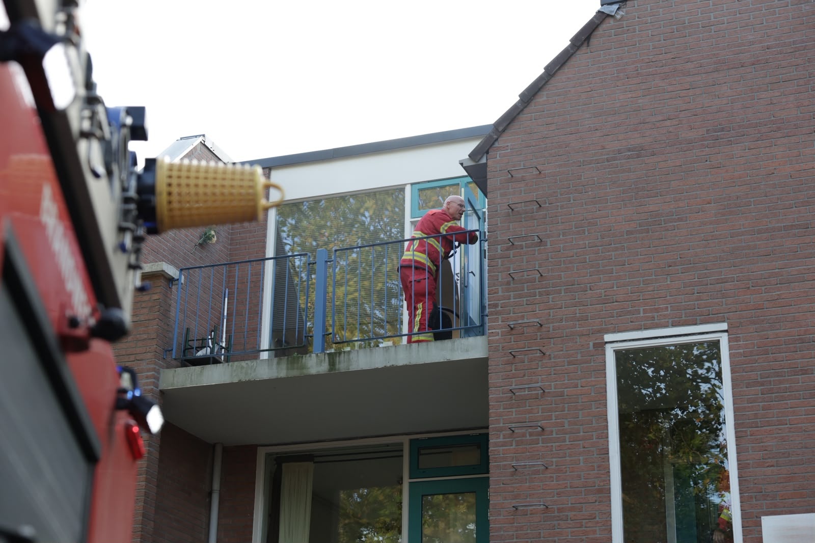 Rookmelder en alerte buurman voorkomen erger bij woningbrand in Beijum