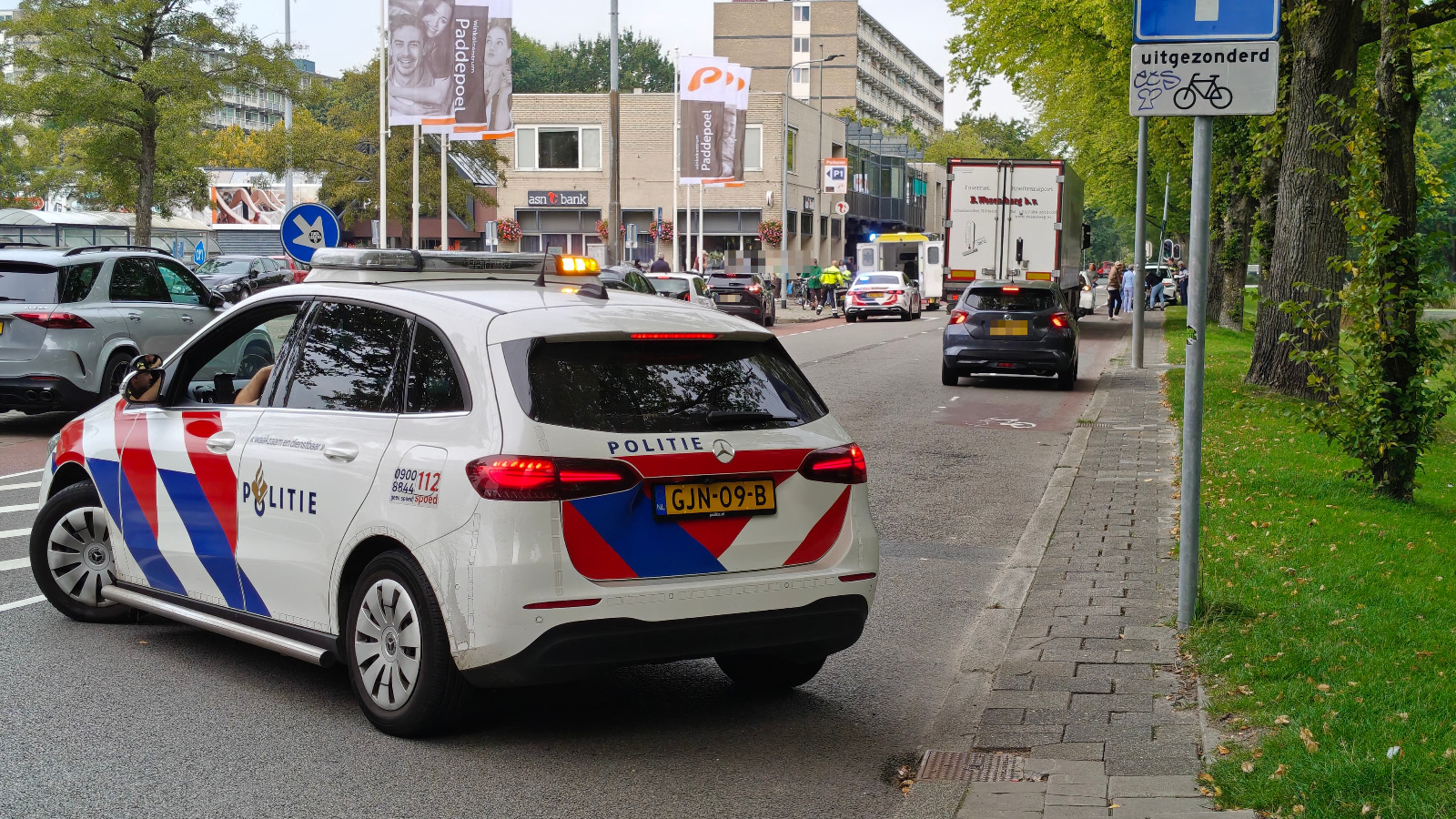 Traumahelikopter ingezet na ongeluk tussen auto en fietser in Paddepoel