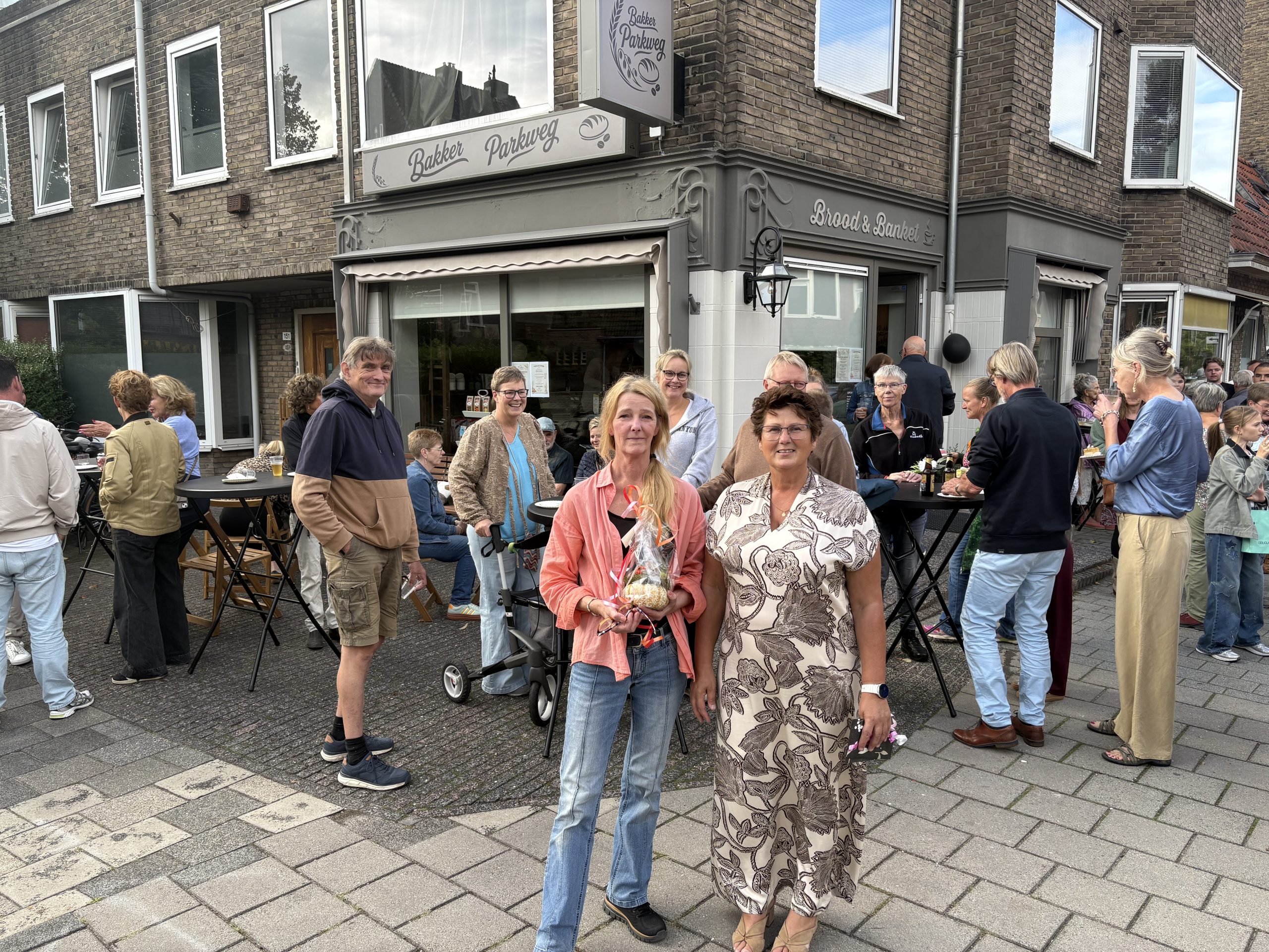 Bakkerij Parkweg feestelijk heropend in een nieuw jasje