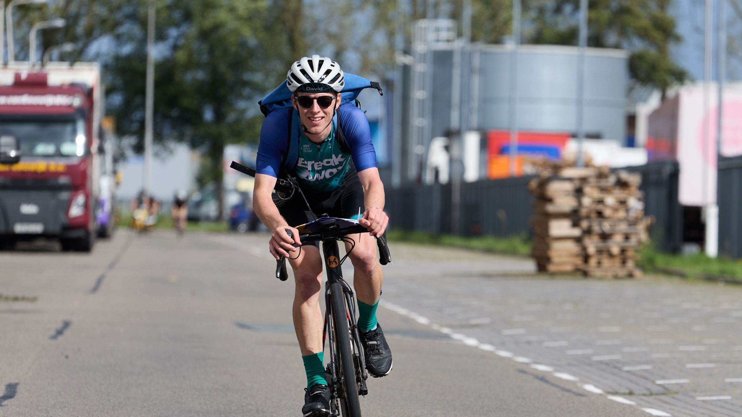 David Brinkman uit Stad is sinds zondag officieel Nederlands snelste fietskoerier