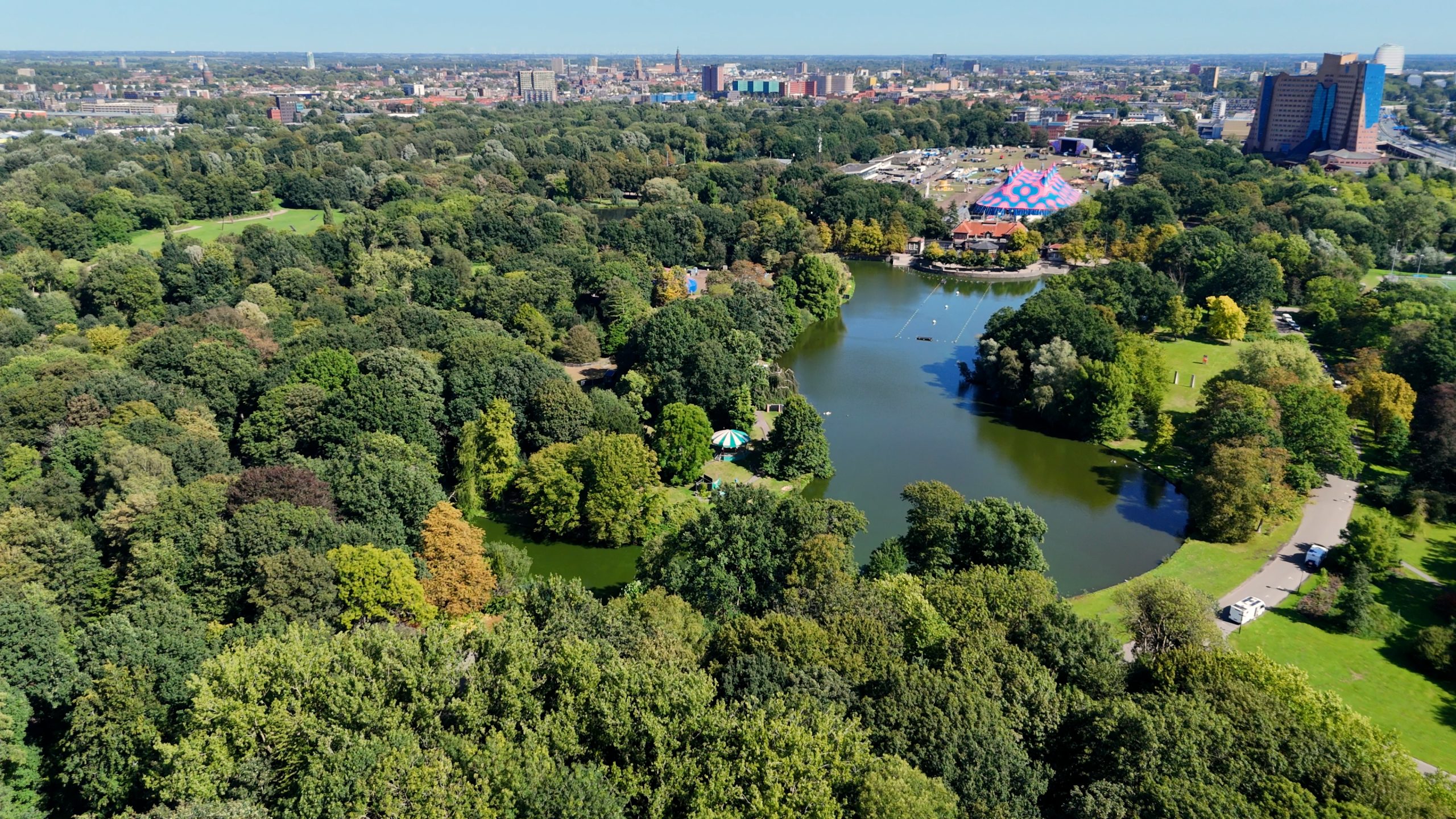 Raad koerst af op autoluw Stadspark met ruimte voor sport en evenementen, zorgen bij omwonenden over