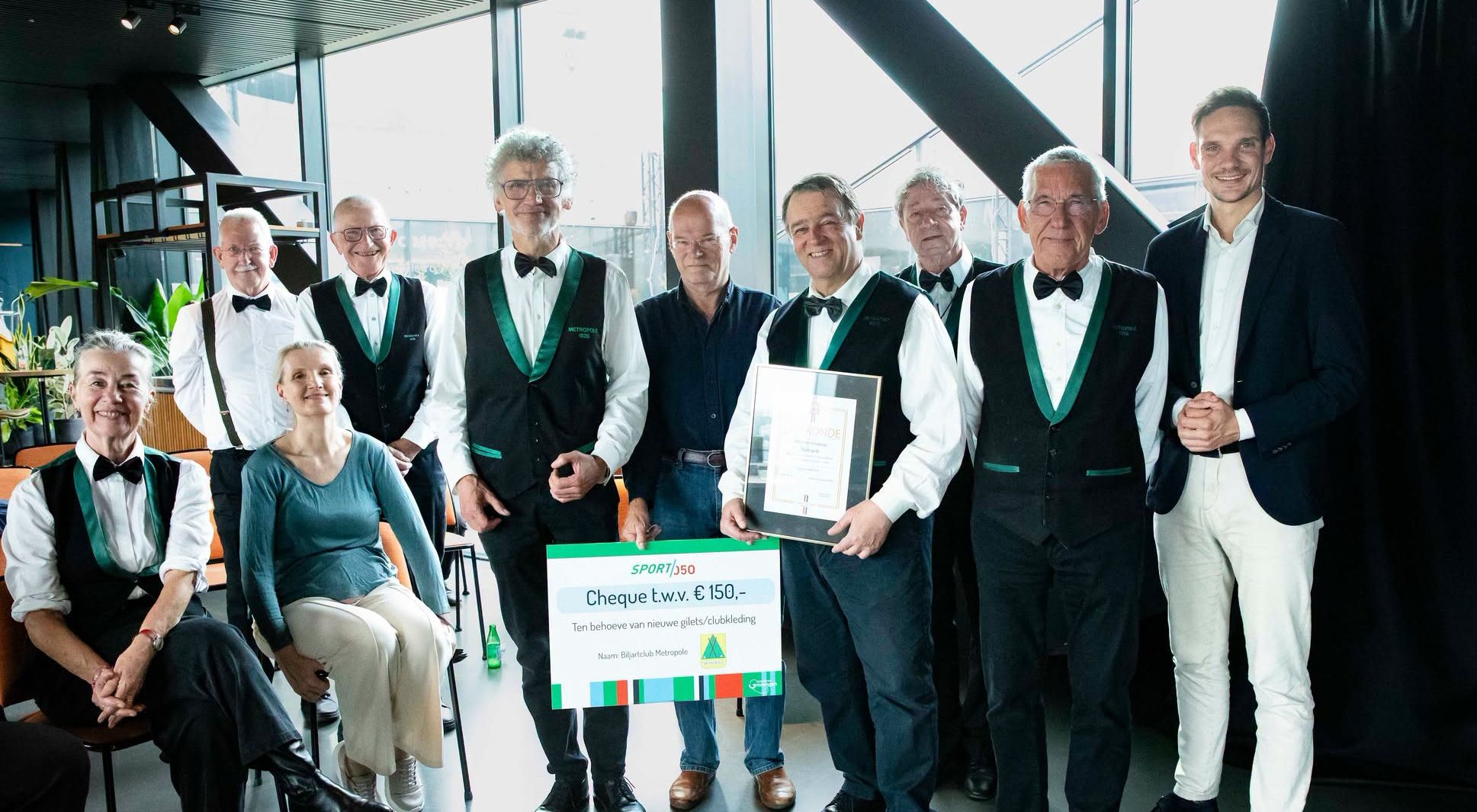 Eeuw oude biljartclub De Metropole viert jubileum in De Harmonie