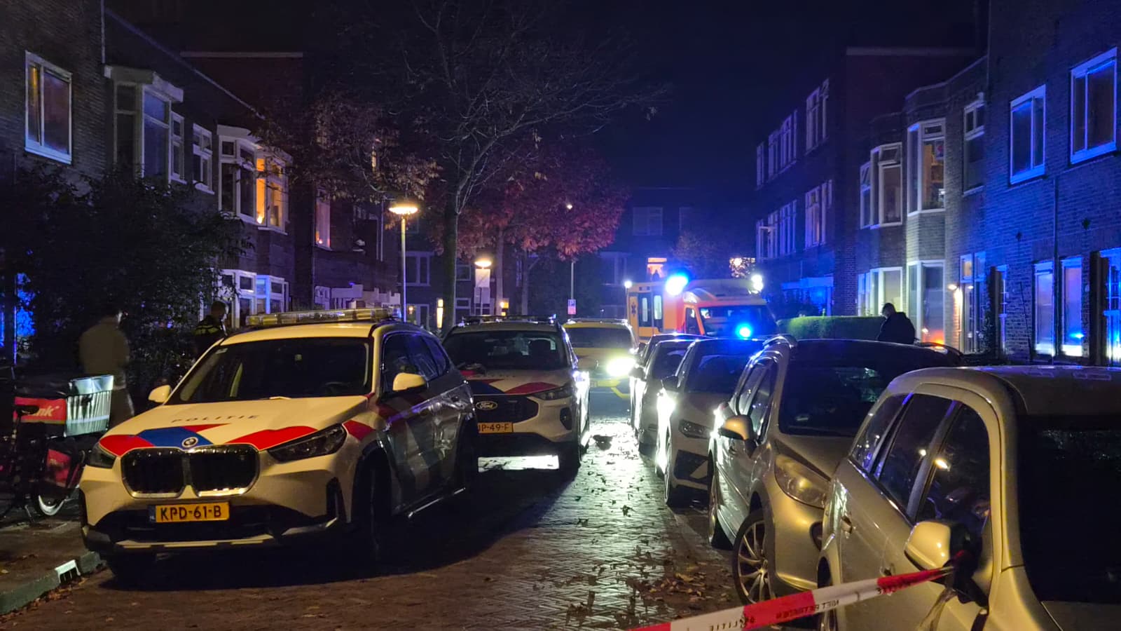 Veel politie in Oosterparkwijk na melding over mogelijke steekpartij