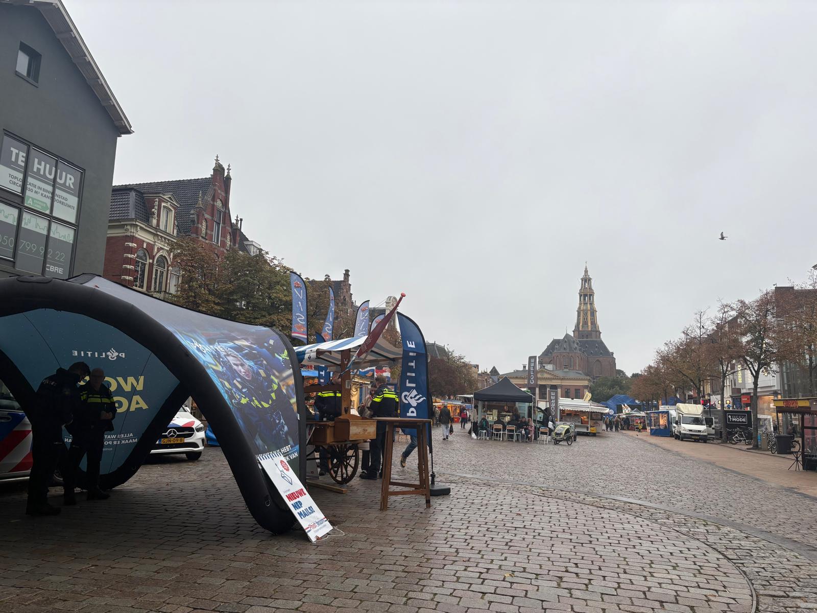 Politie in actie tegen cybercrime met bijzondere ‘Phishkraam’ op de Vismarkt