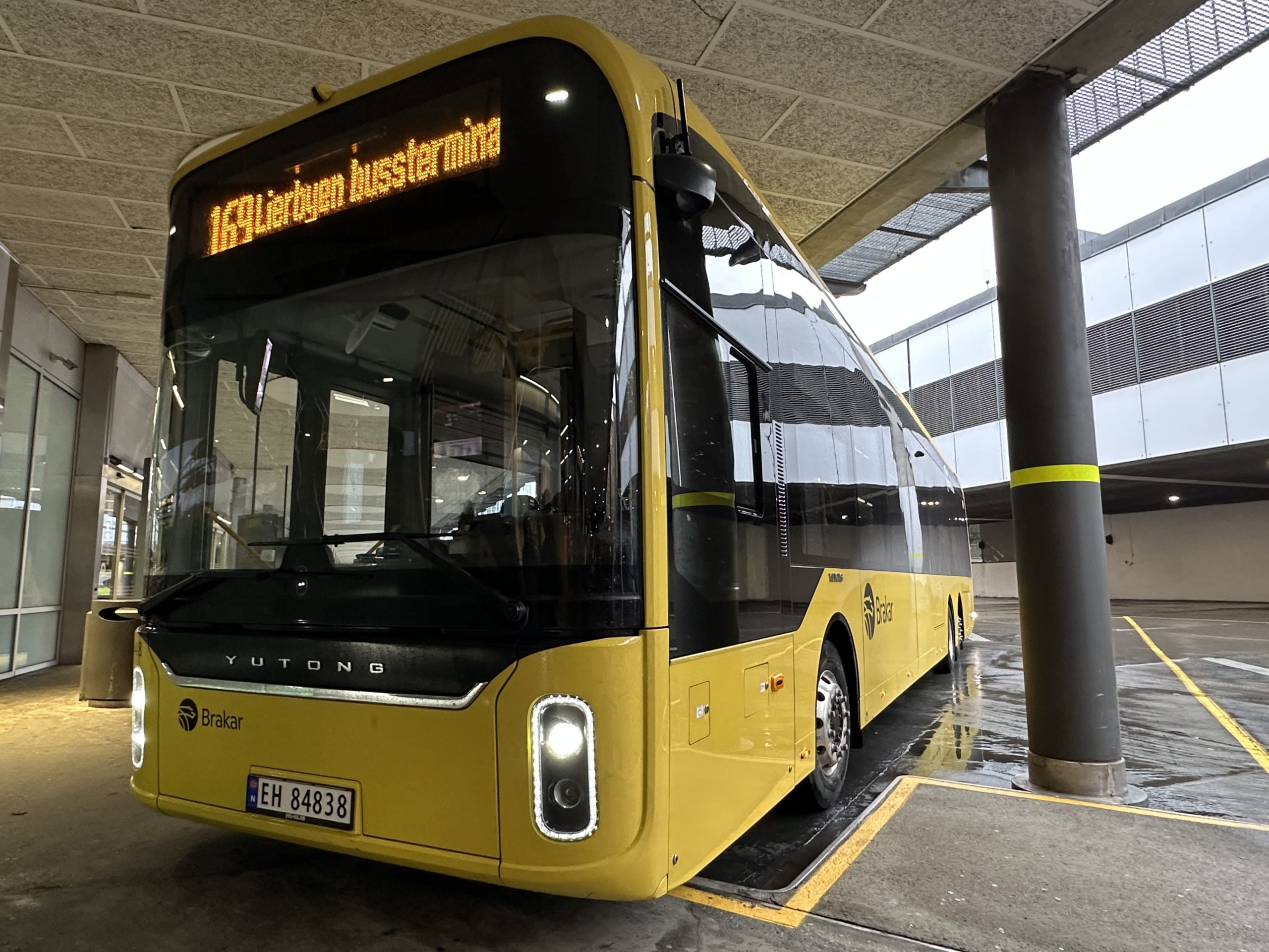 FNV luidt noodklok over Yutong-bussen van Qbuzz: “Chauffeurs bezorgd over veiligheid en gezondheid”