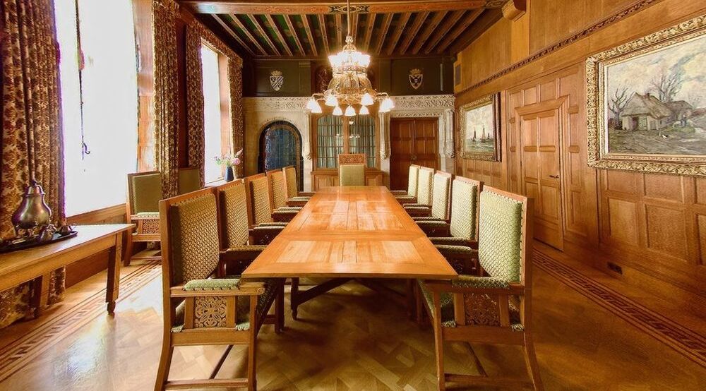 Oude bestuurskamer UMCG terug in oorspronkelijke staat na restauratie