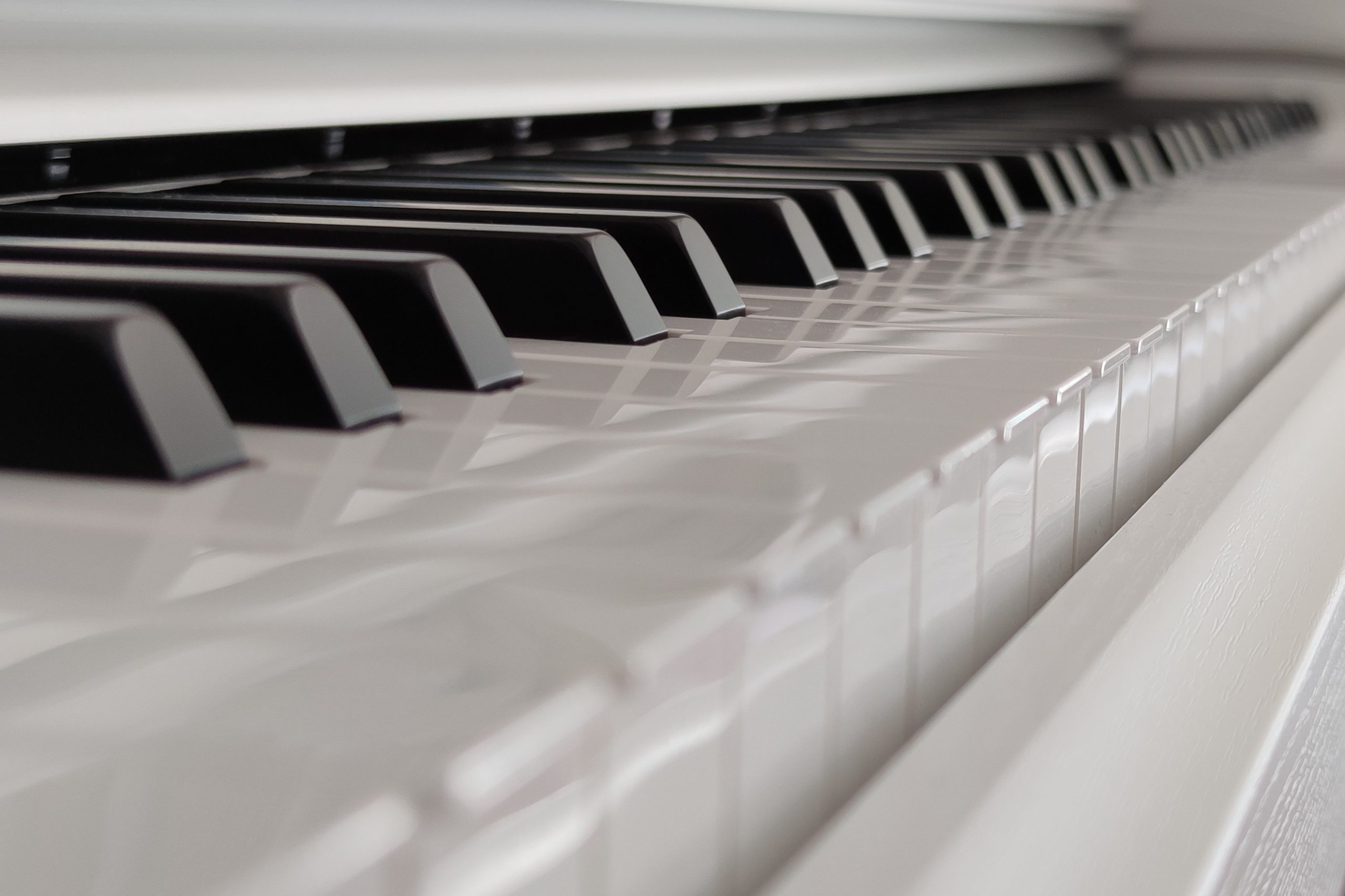 Groningse Nacht hoopvol over terugkeer piano op Hoofdstation: “Muziek brengt de menselijke maat teru