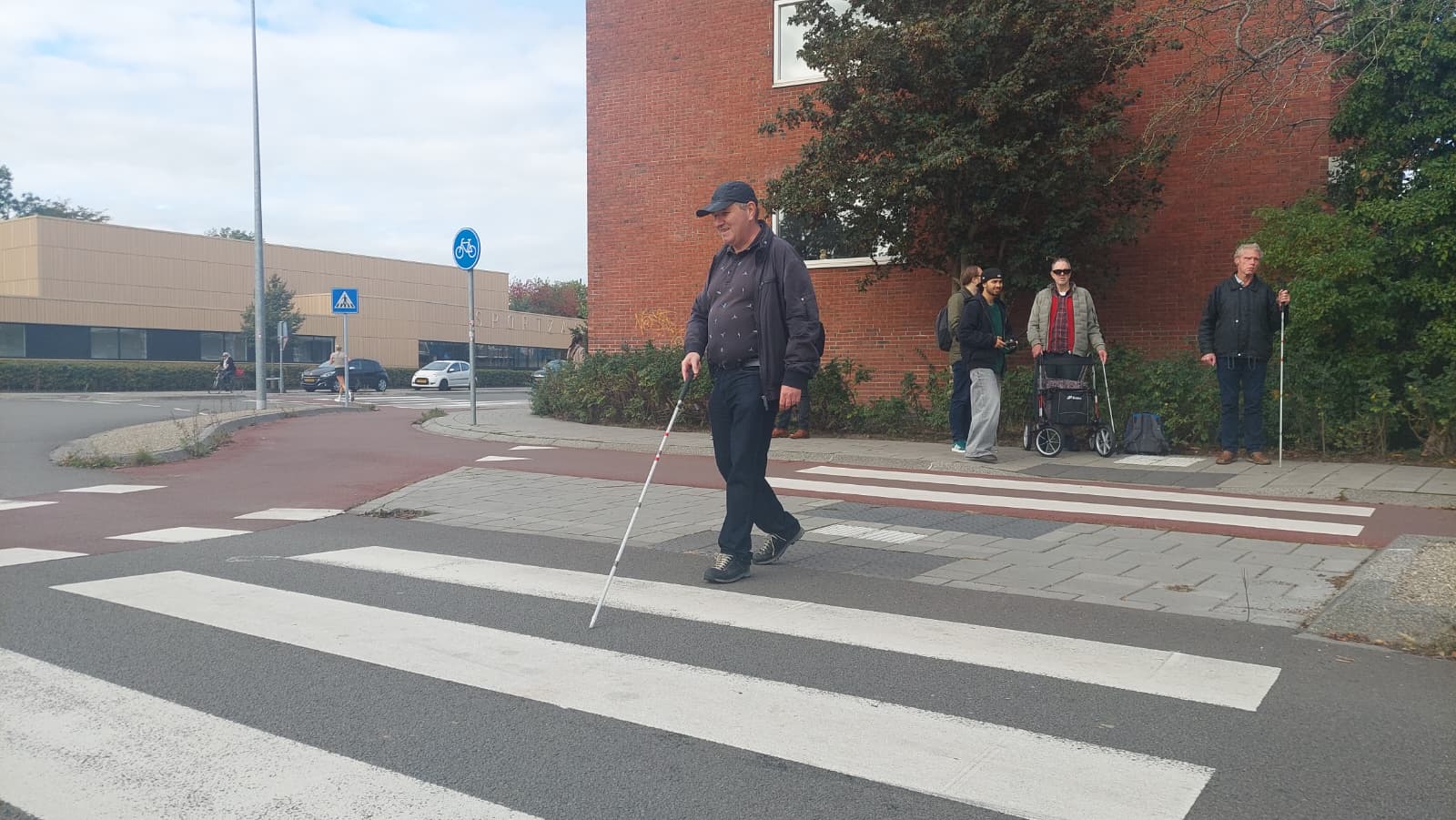 Oogvereniging voert actie om bekendheid witte stok bij weggebruikers te verhogen